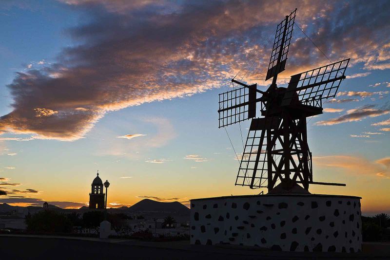 la molina y el ocaso.jpg
